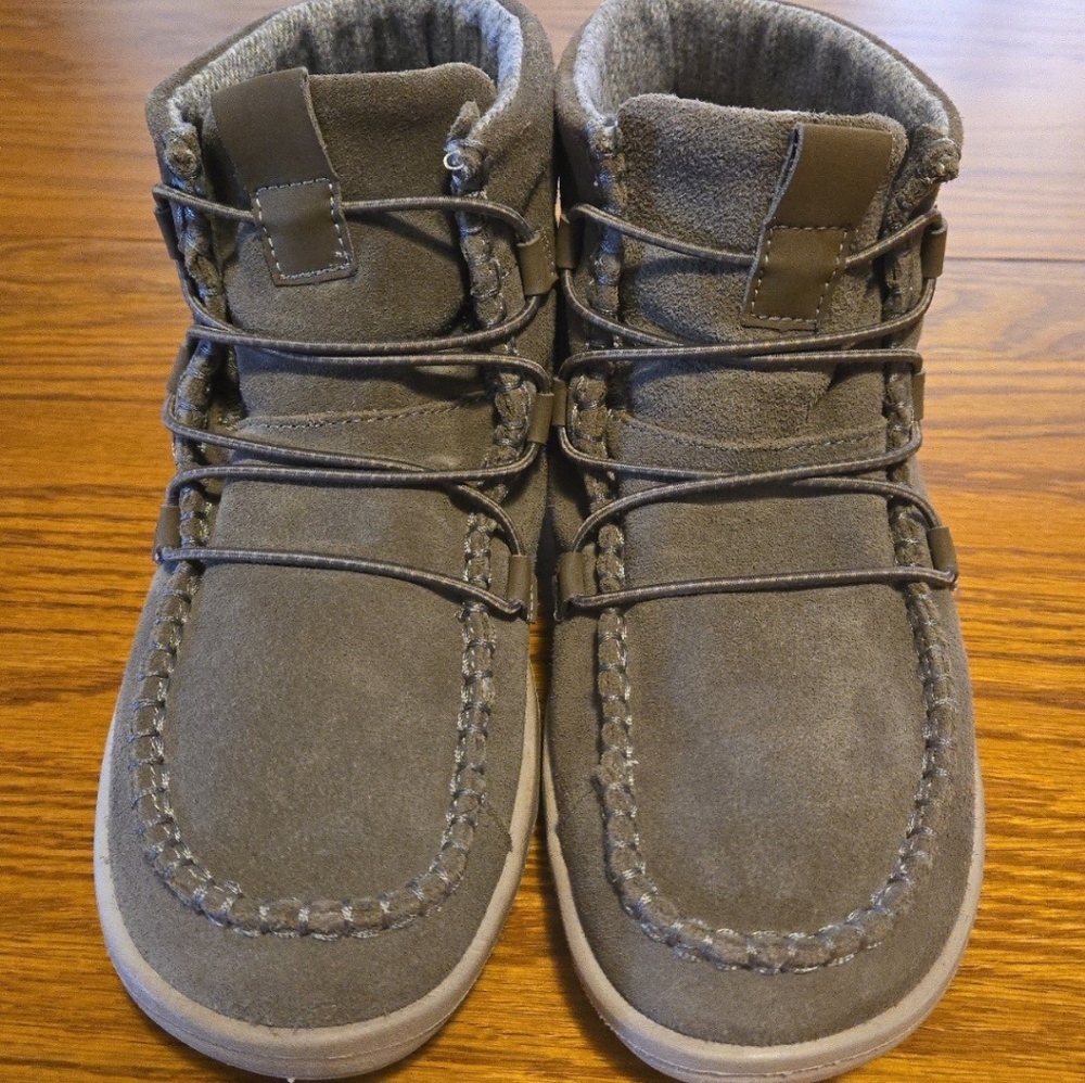 Hey Dude Eloise Ankle Boots Size 7,  Suede Fossil color